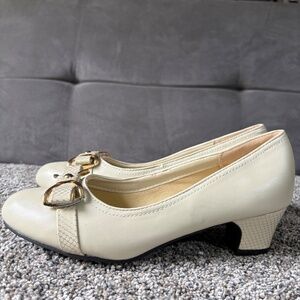 Women's Cream Low Heel Pumps Size 8